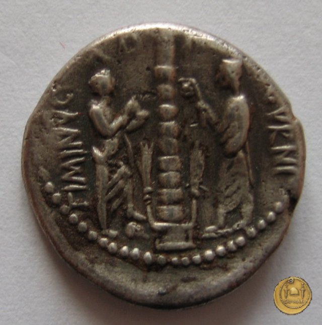 243/1 - denario Ti. Minucius C.f. Augurinus 134 BC (Roma)